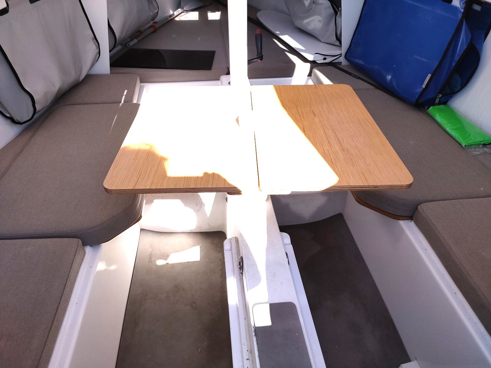 slider 14 Beneteau FIRST 24 SE